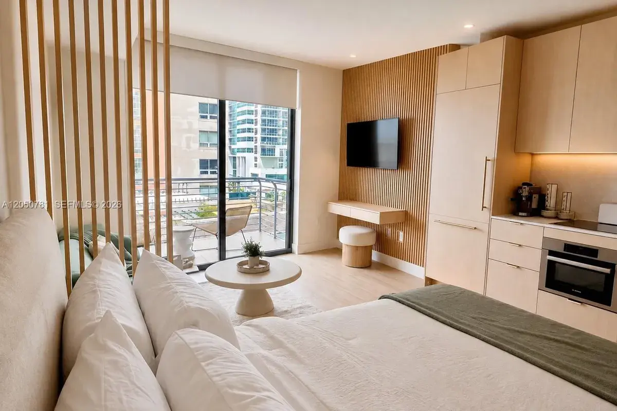 90 NE 32 # 713, Miami FL 33137