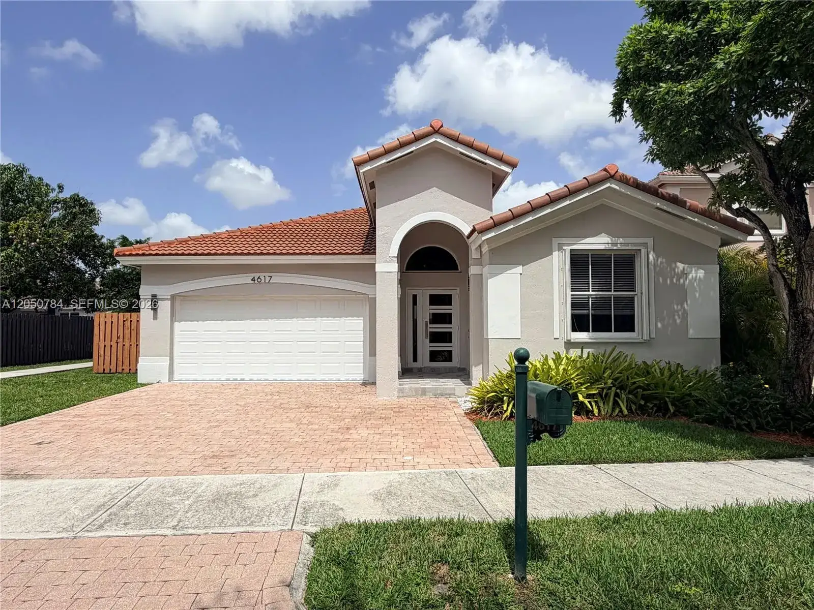 4617 NW 96th Ave, Doral FL 33178