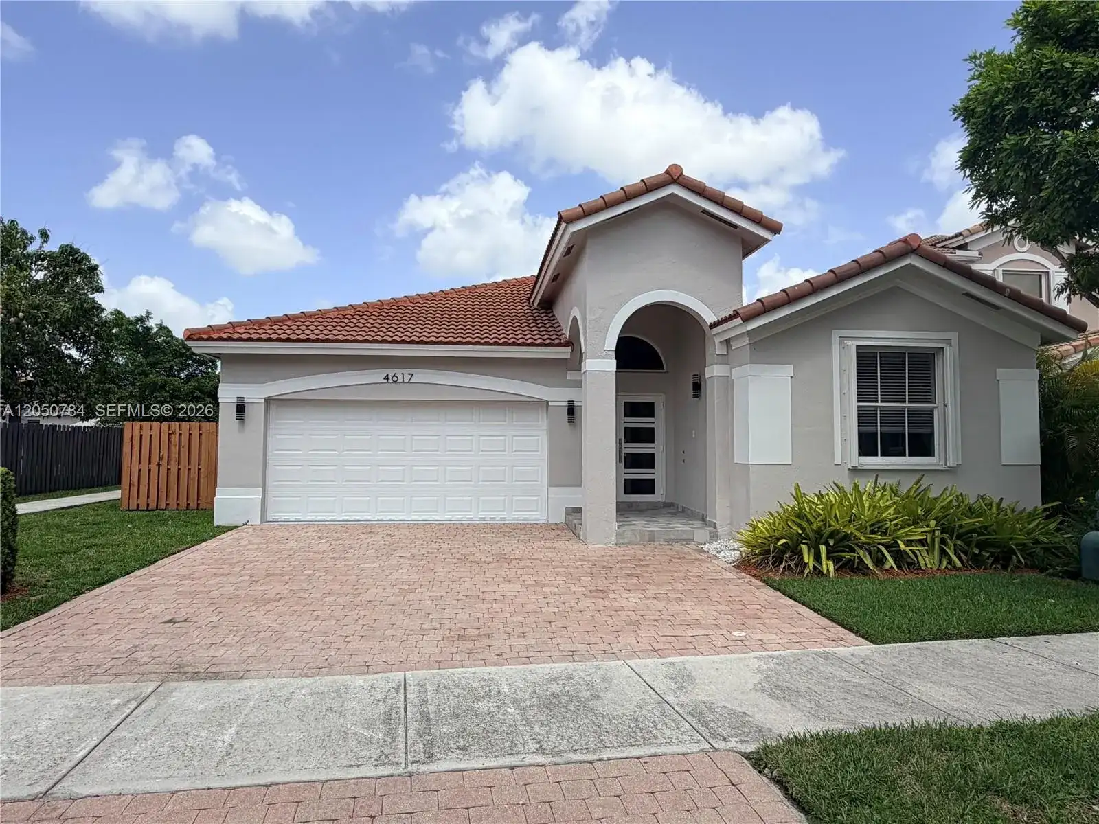 4617 NW 96th Ave, Doral FL 33178 photo 2