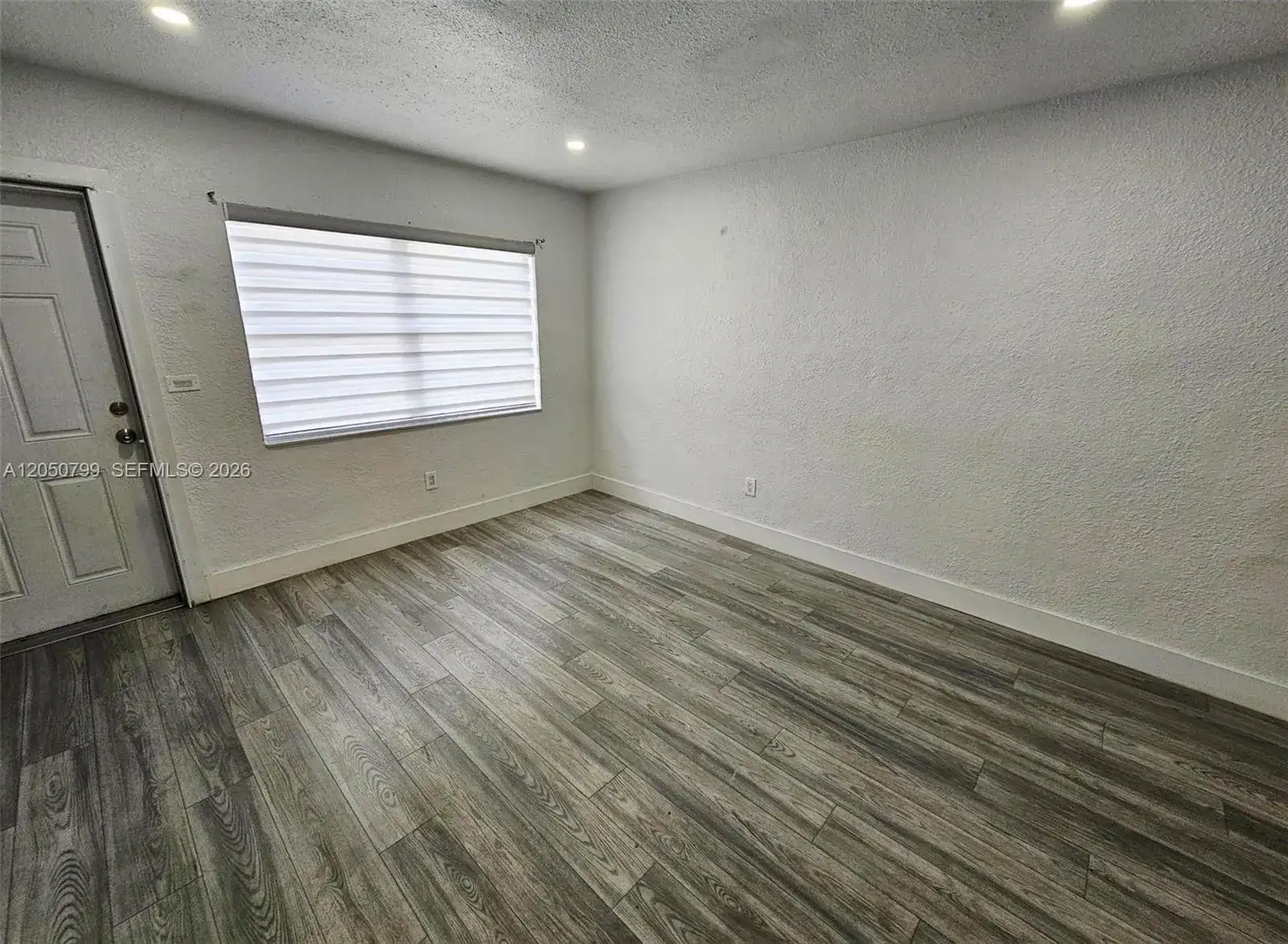 464 E 13 ST # 464, Hialeah FL 33010 photo 2