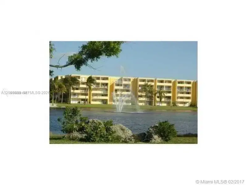 9375 Fontainebleau Blvd # L207, Miami FL 33172 photo 2