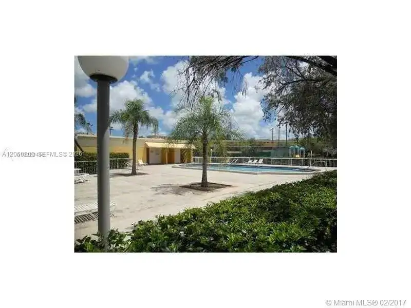 9375 Fontainebleau Blvd # L207, Miami FL 33172 photo 3