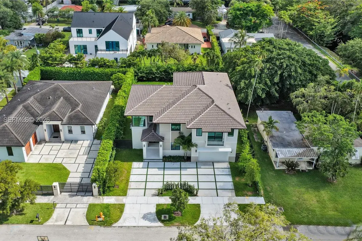 6415 SW 83rd St, Miami FL 33143