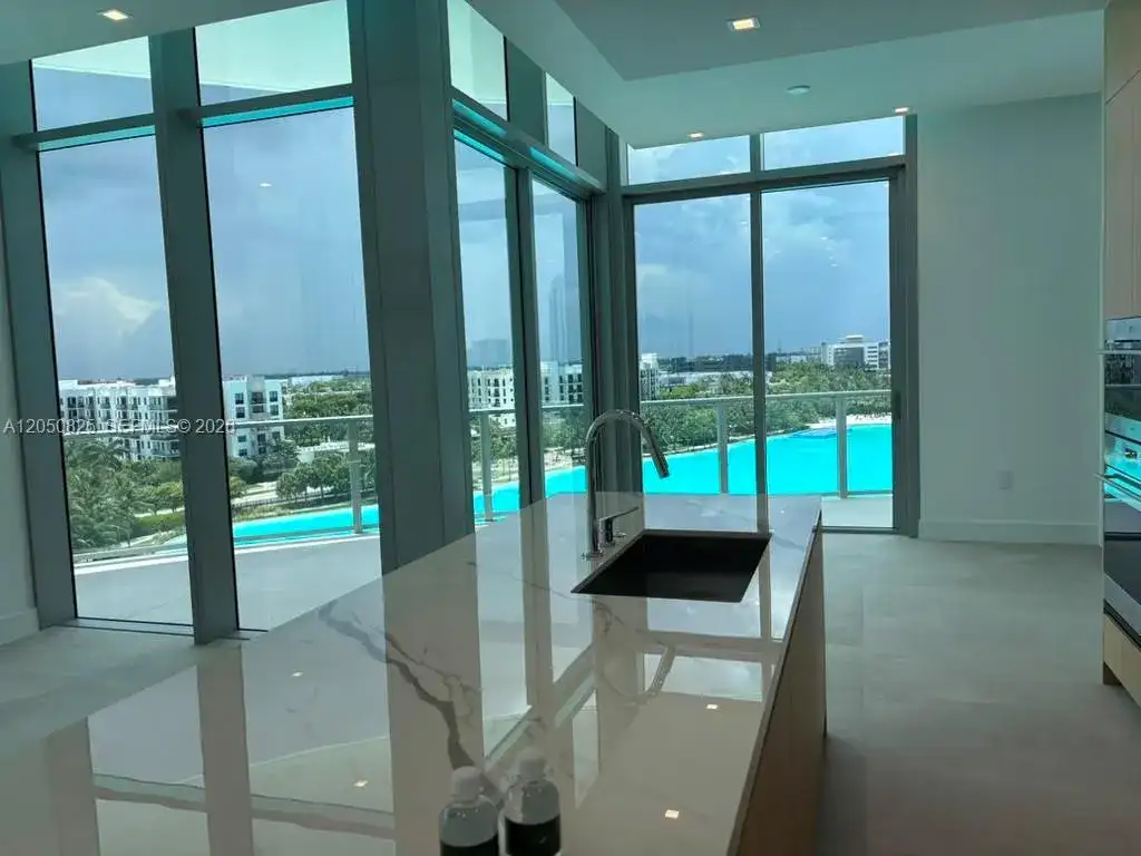 2411 Laguna Cr # 606, Miami FL 33181 photo 2