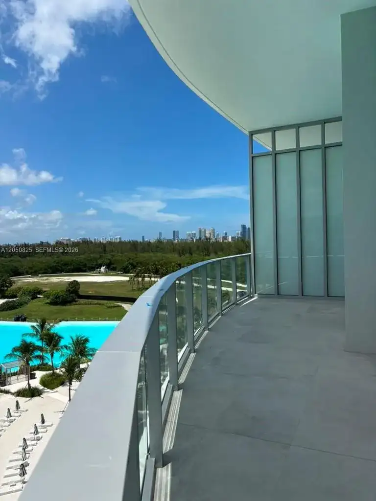 2411 Laguna Cr # 606, Miami FL 33181 photo 4