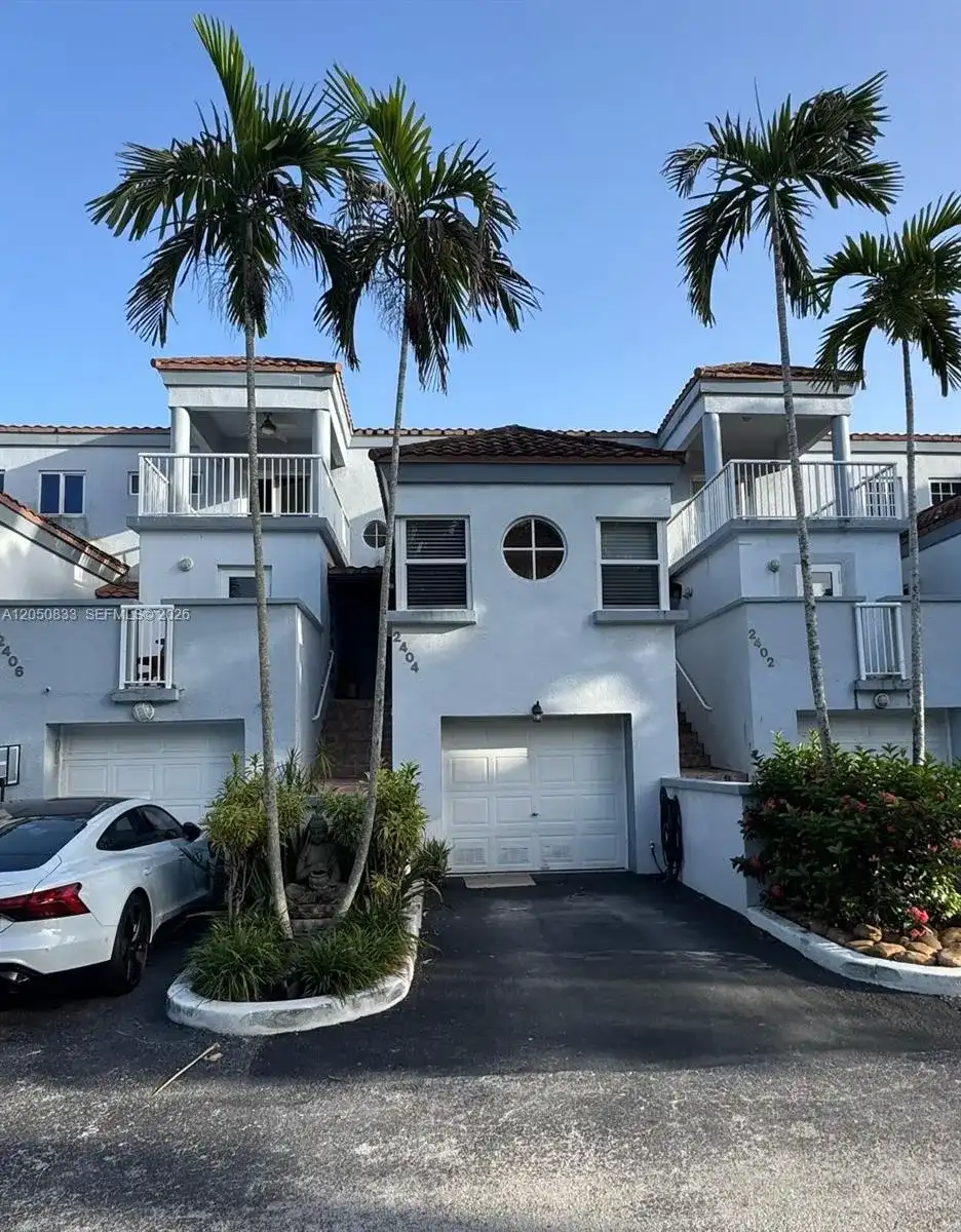 2404 NE 135th St # 2404, North Miami FL 33181