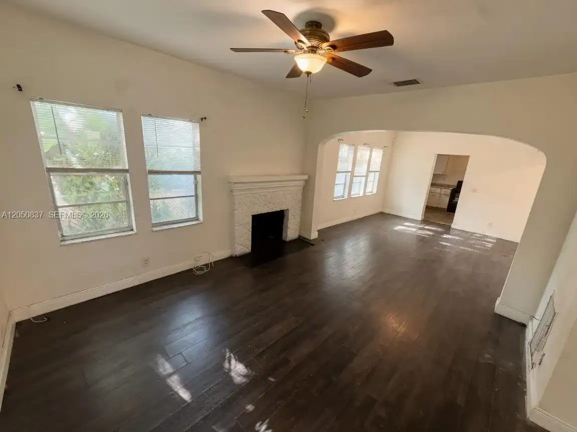 706 9th St # A, West Palm Beach FL 33401