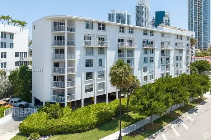 17800 Atlantic Blvd, Sunny Isles Beach FL 33160