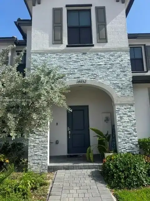 14852 SW 183rd Ter, Miami FL 33187