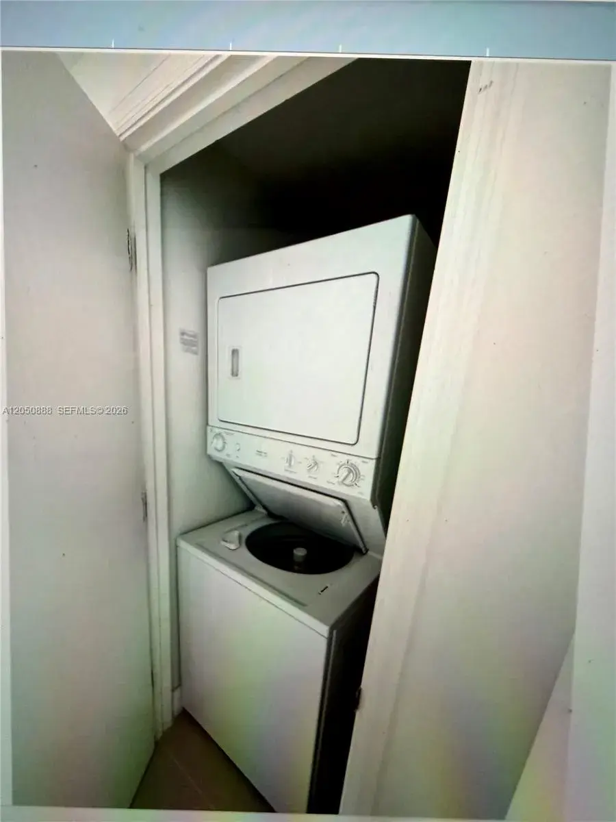 500 Brickell Ave # 2003, Miami FL 33131