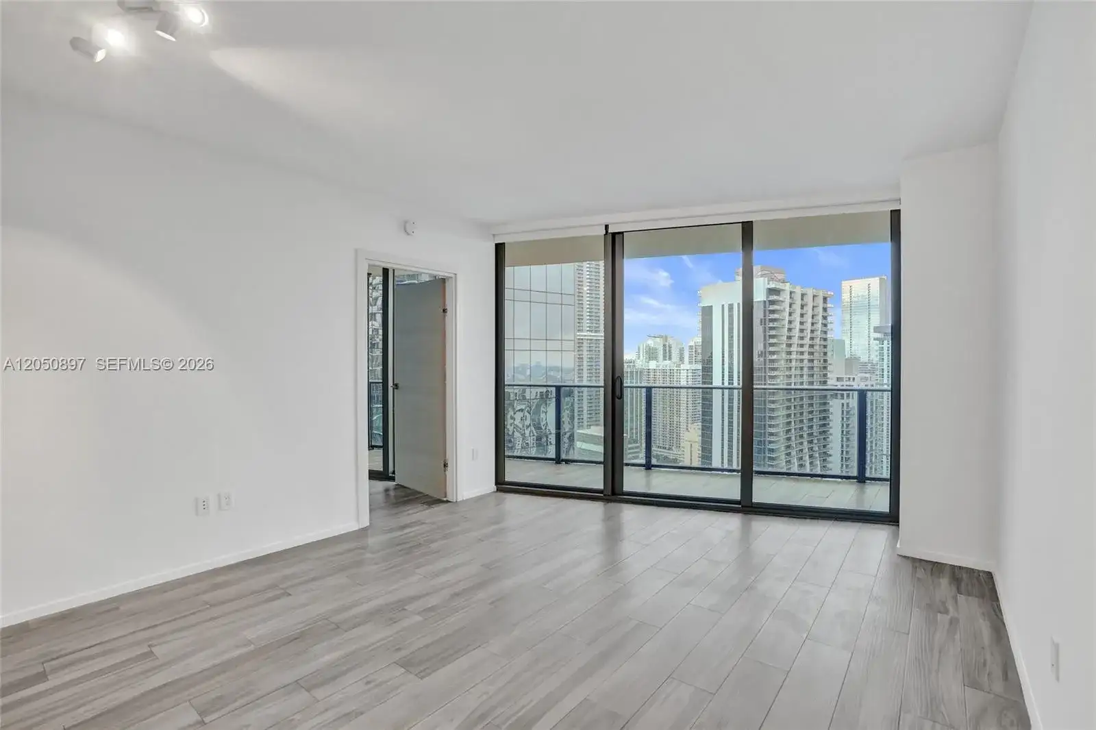801 S Miami Ave # 3903, Miami FL 33130 photo 5