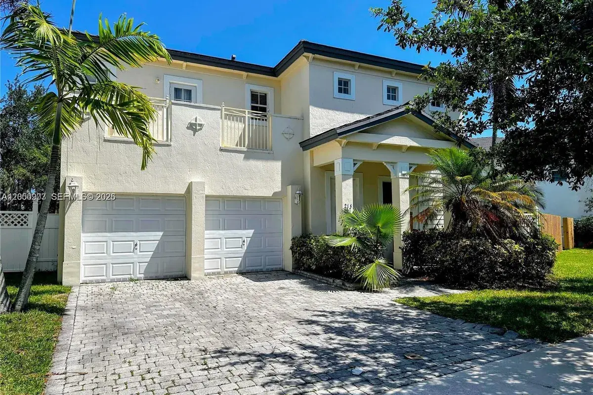 215 NE 32nd Ter, Homestead FL 33033