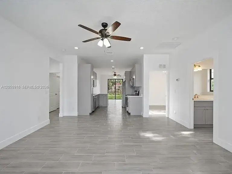 141 W 16th St, Riviera Beach FL 33404 photo 2