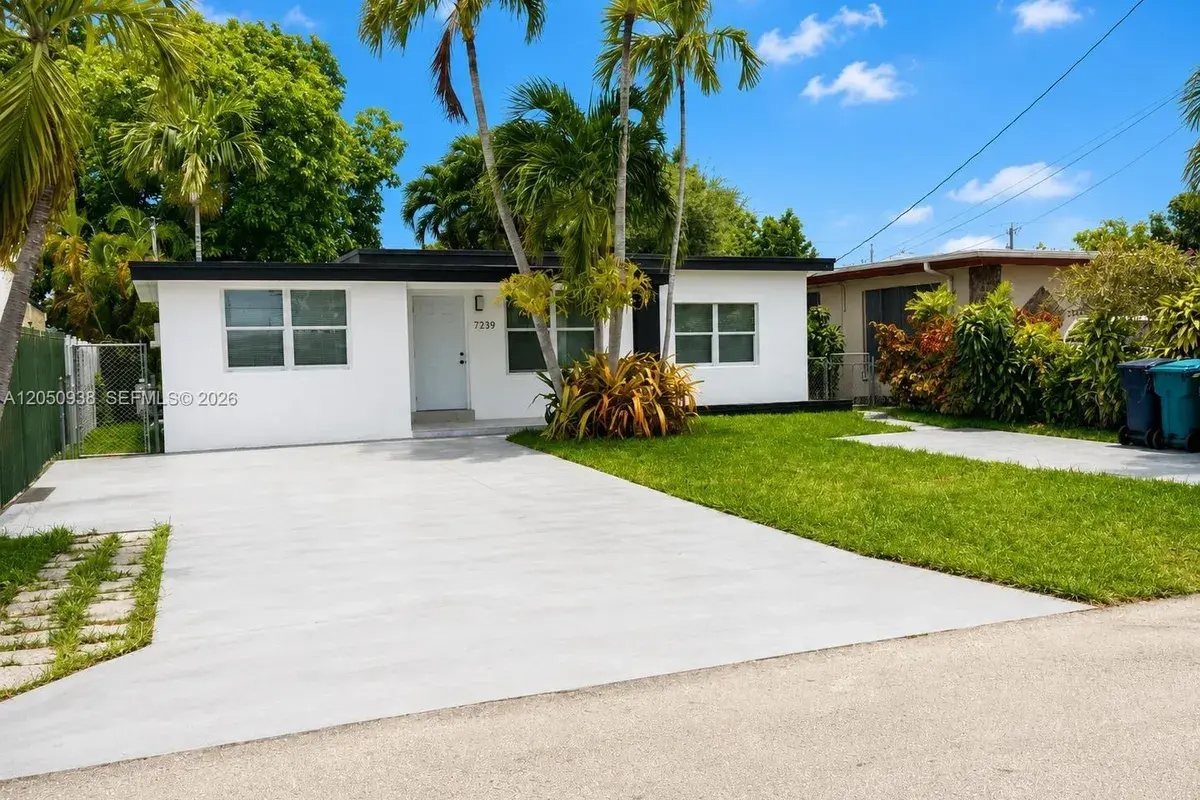 7239 NW 3rd St, Miami FL 33126