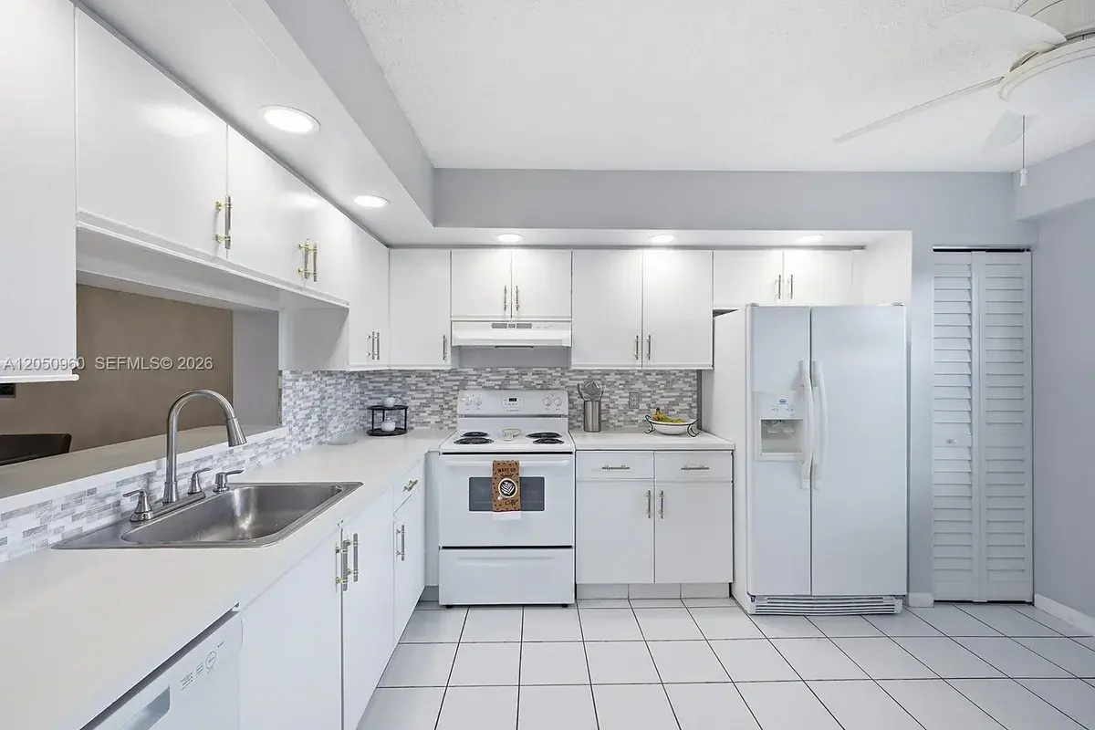 1300 SW 125th Ave # 406K, Pembroke Pines FL 33027