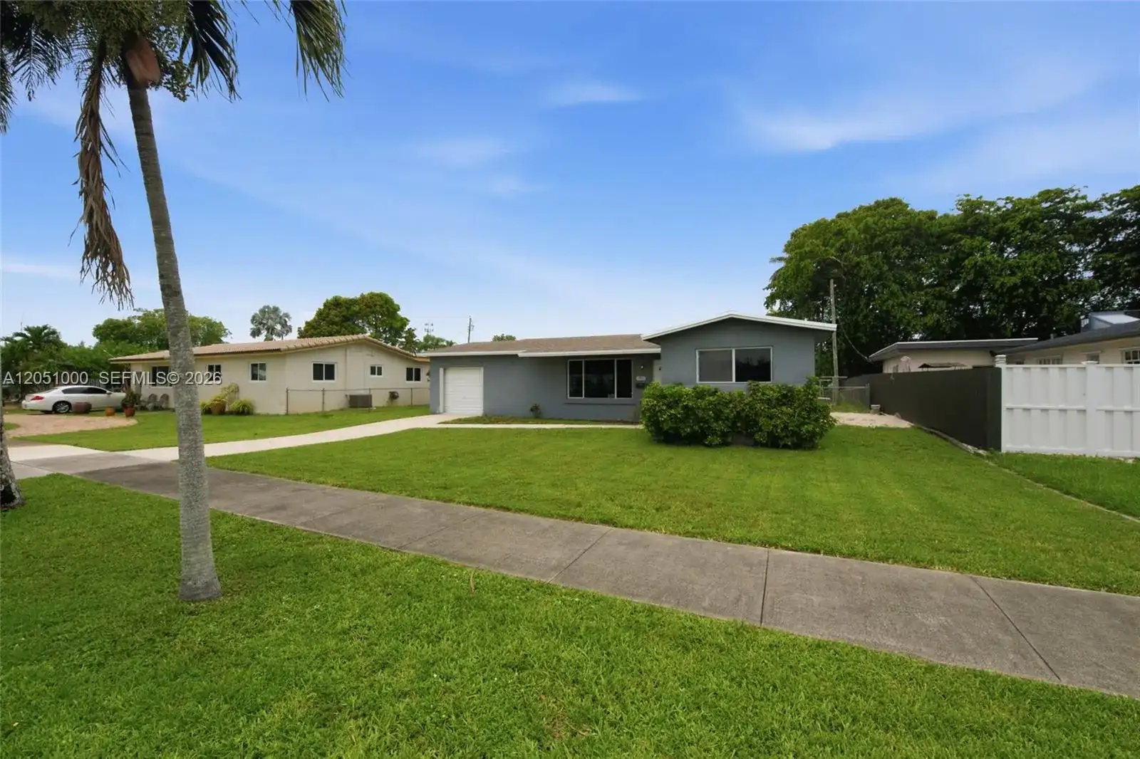 2901 Cleveland St, Hollywood FL 33020 photo 2