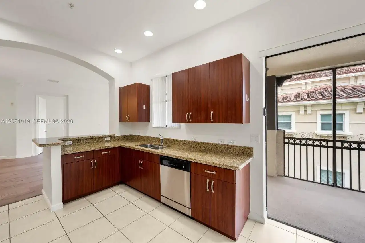2900 NW 125th Ave # 416, Sunrise FL 33323 photo 5