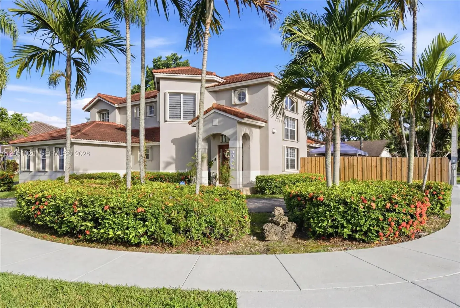 11980 SW 99th St, Miami FL 33186