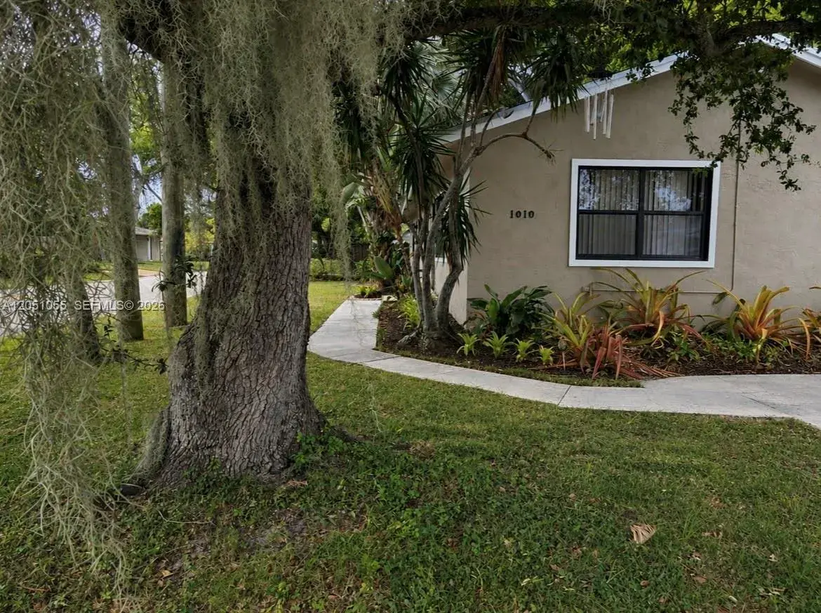 1010 NE 16th St # 1, Fort Lauderdale FL 33304