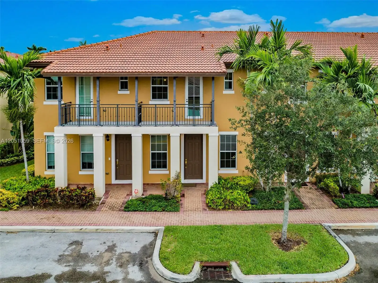 1213 SW 147th Ave, Pembroke Pines FL 33027 photo 2
