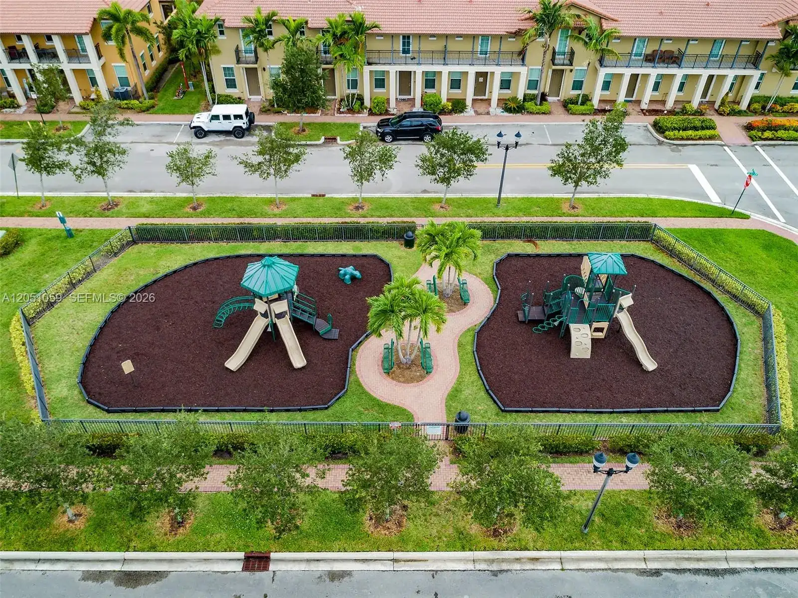 1213 SW 147th Ave, Pembroke Pines FL 33027 photo 3