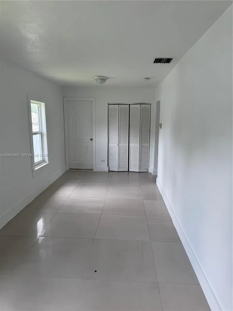 61 NW 53rd St, Miami FL 33127