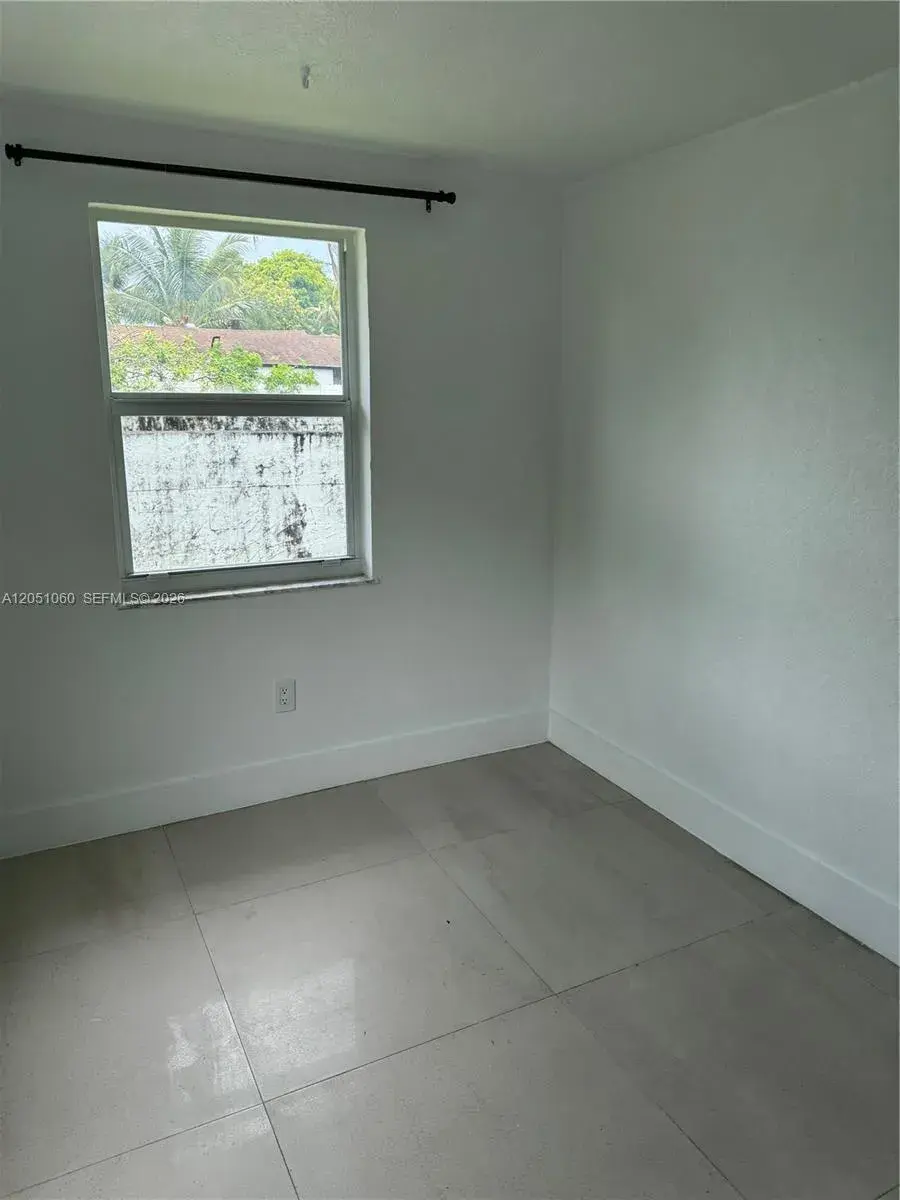 61 NW 53rd St, Miami FL 33127