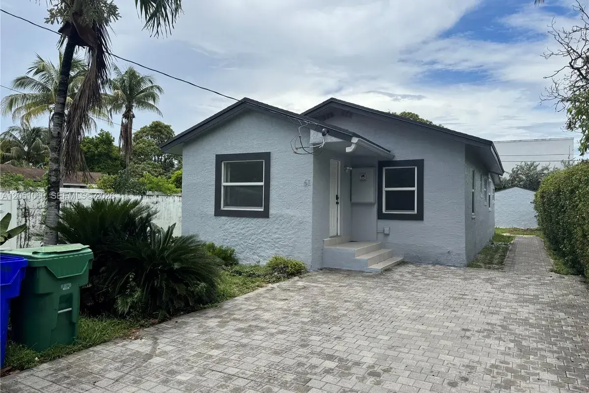 61 NW 53rd St, Miami FL 33127