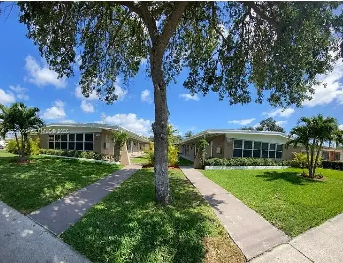 2001 NE 167th St # 1, North Miami Beach FL 33162 photo 2