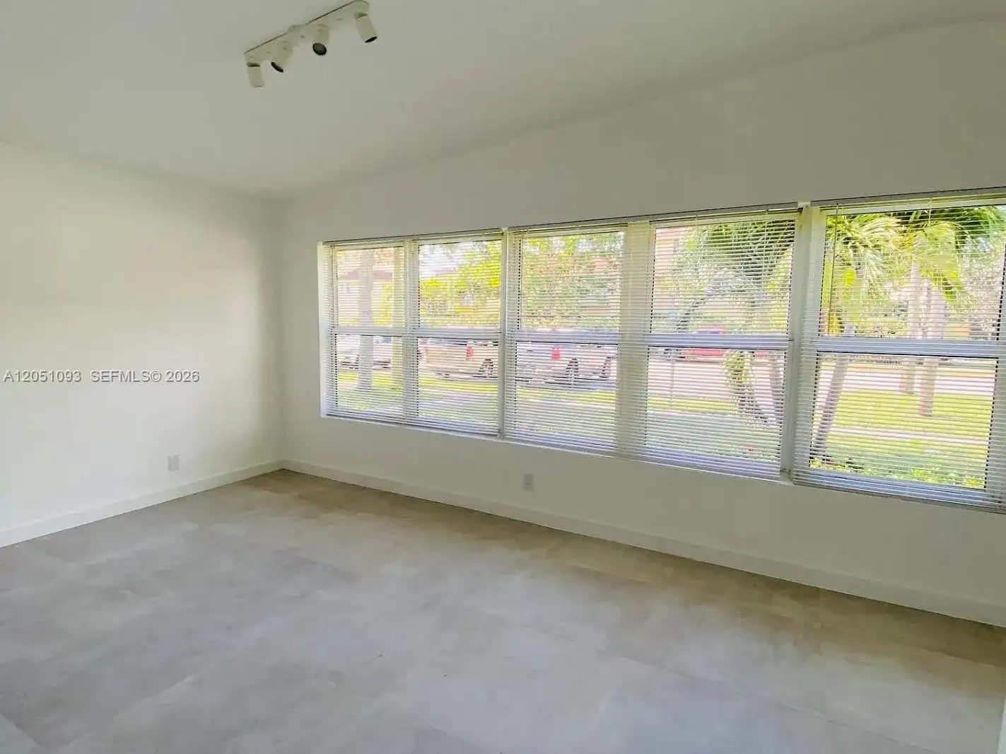 2001 NE 167th St # 1, North Miami Beach FL 33162 photo 3