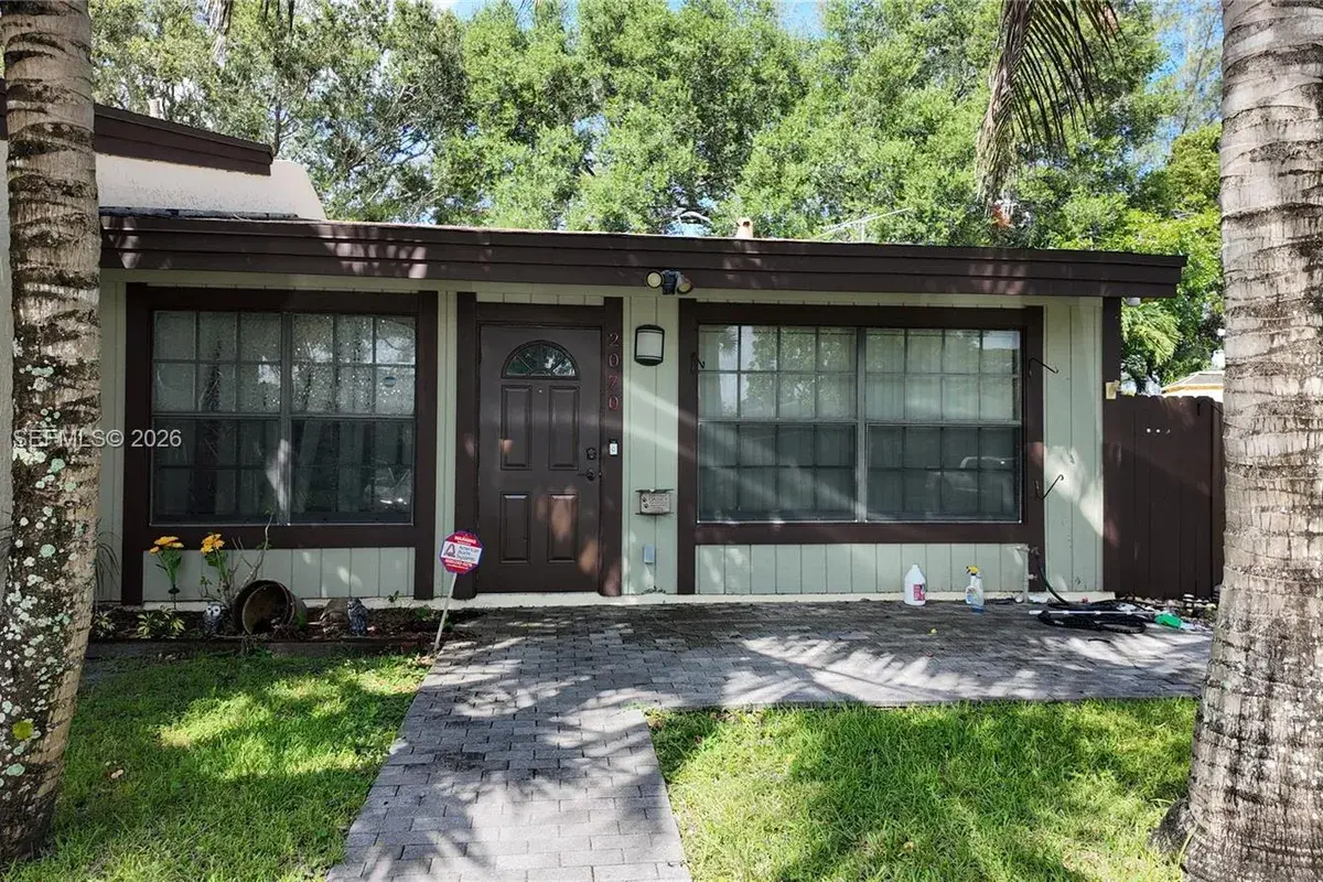 2070 Sweet Gum Ave, Pembroke Pines FL 33026