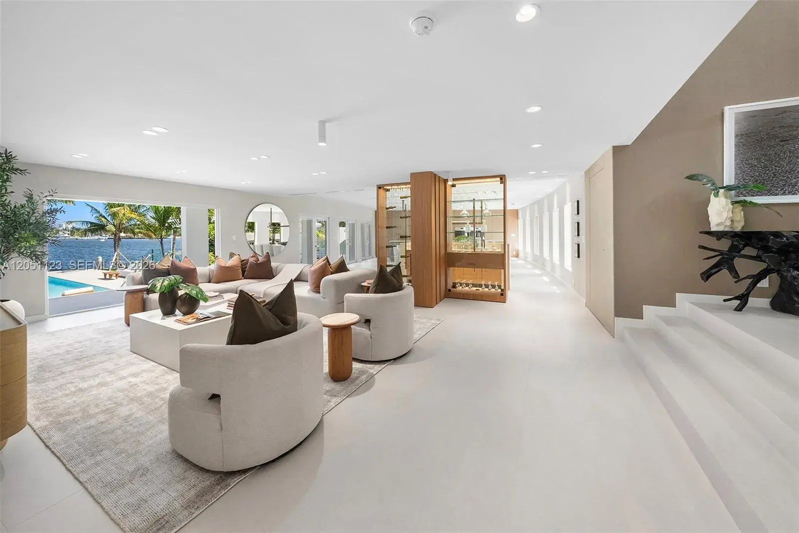 900 N Northlake Dr, Hollywood FL 33019