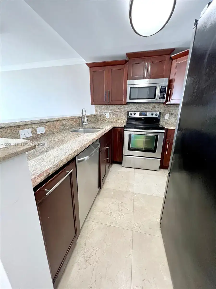 1045 10th St # 902, Miami Beach FL 33139 photo 4