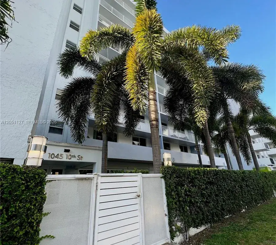 1045 10th St # 902, Miami Beach FL 33139
