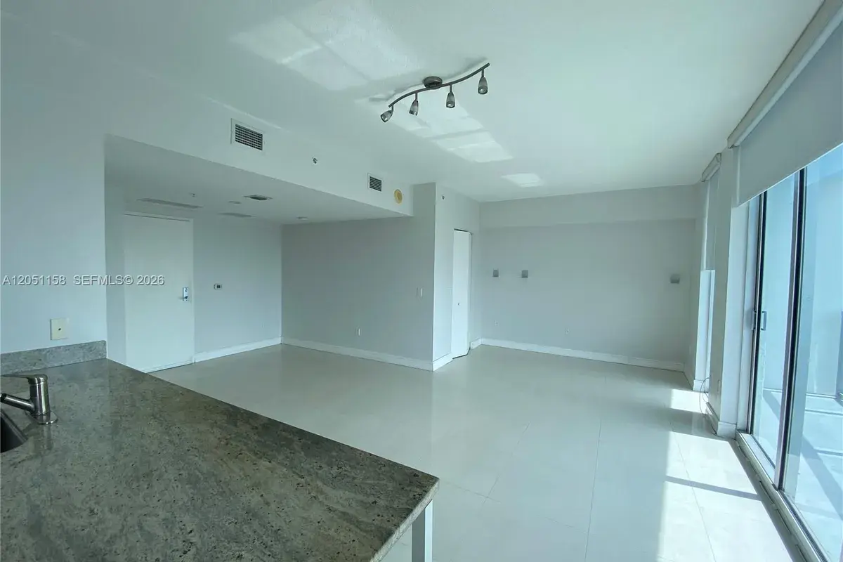 185 SW 7th St # 4100, Miami FL 33130
