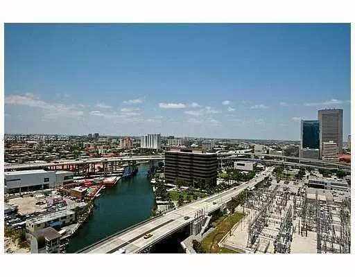 185 SW 7 ST # 3105, Miami FL 33130