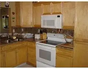 124 S Laurel Dr # 505, Margate FL 33063 photo 2