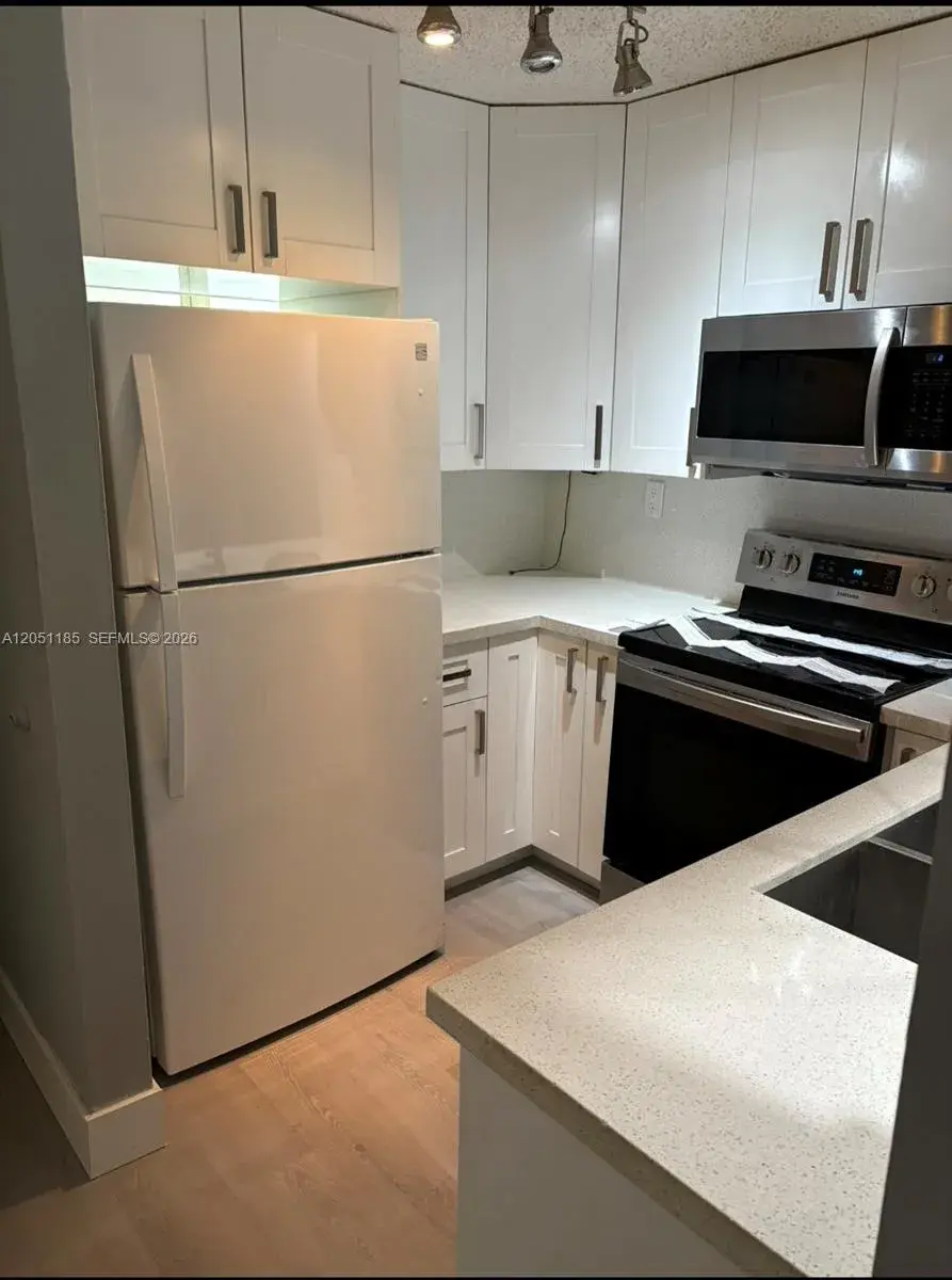 669 SW 37th Ave # 208, Miami FL 33135
