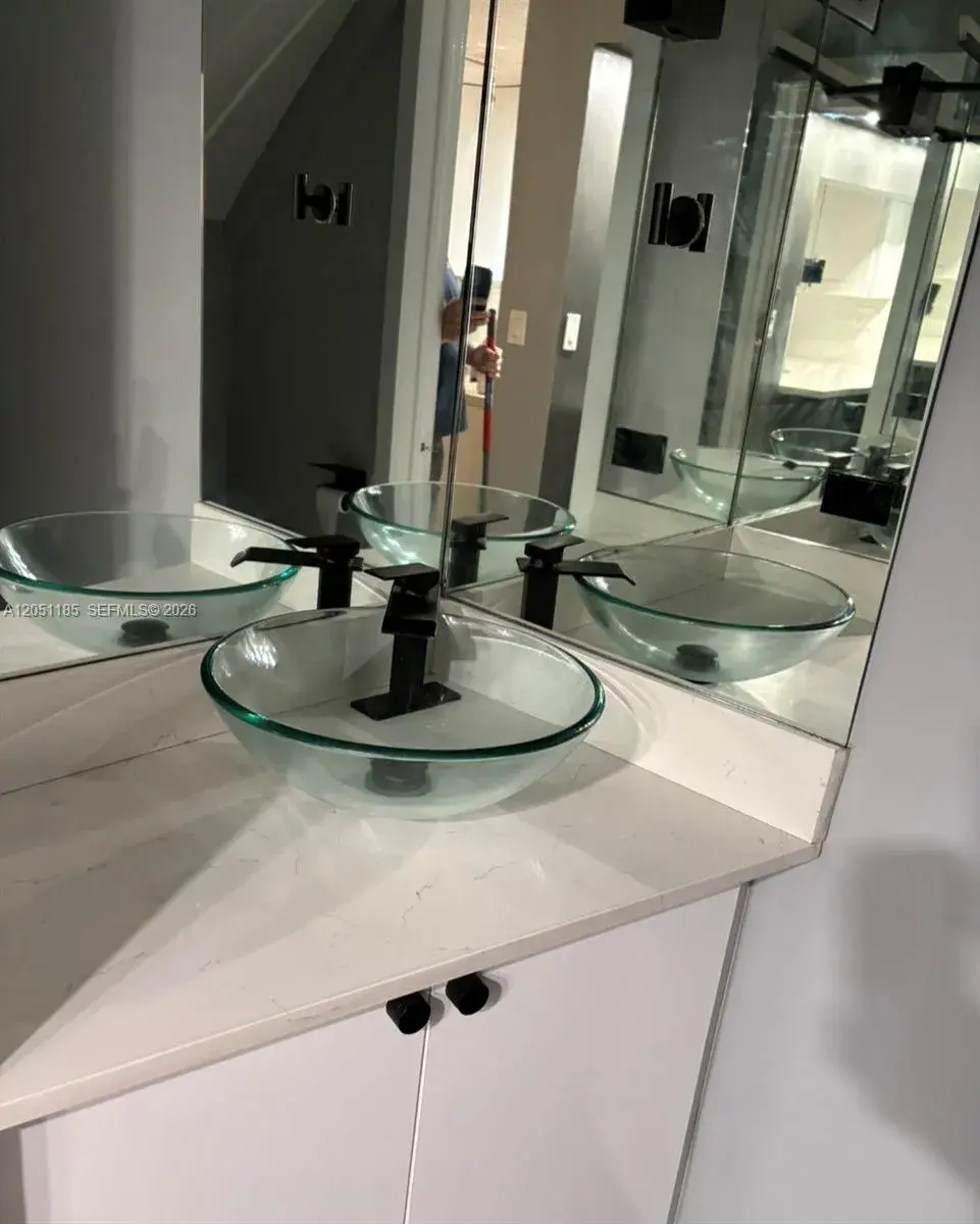 669 SW 37th Ave # 208, Miami FL 33135