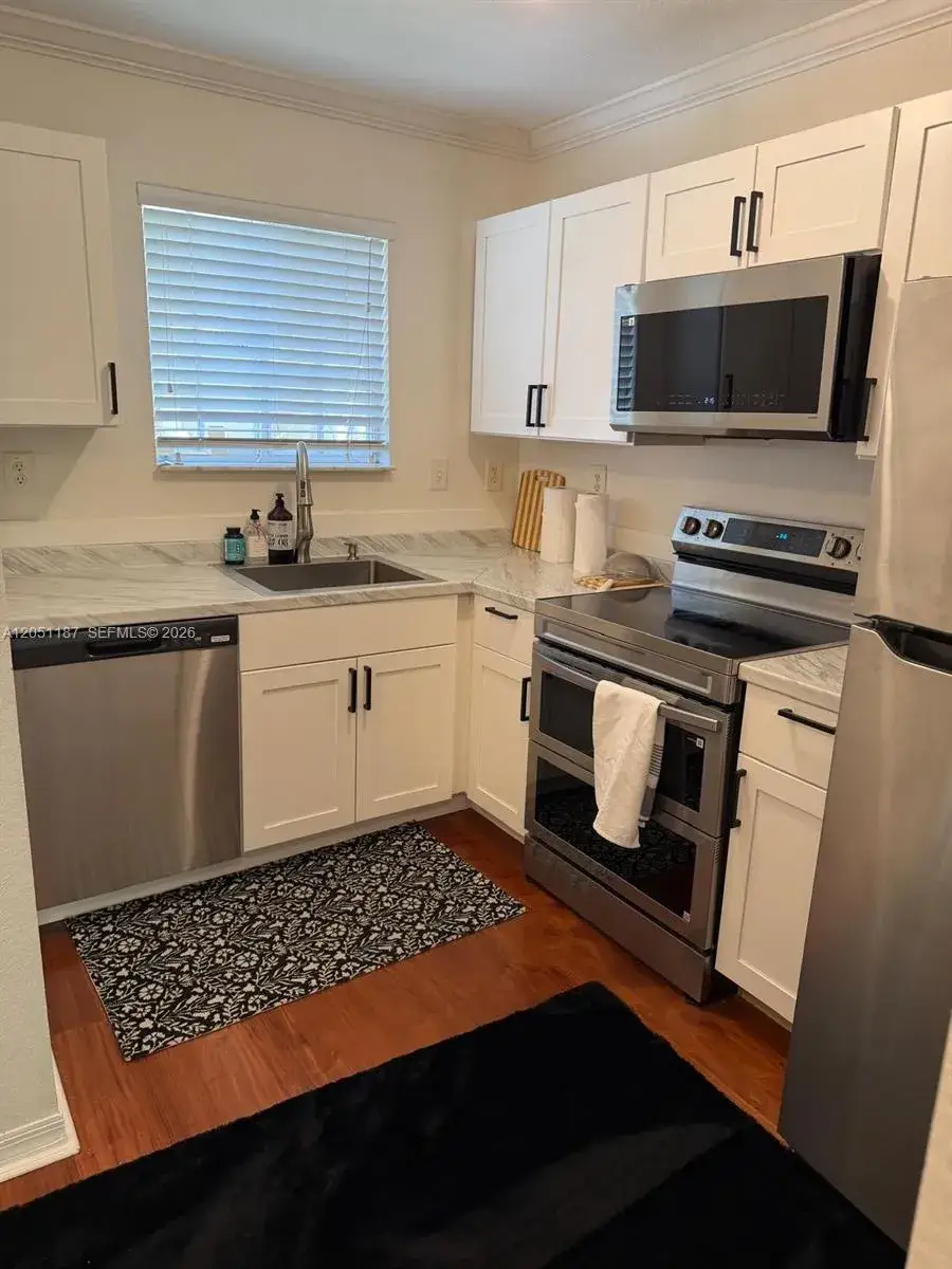 2082 NE 167th St # 3, North Miami Beach FL 33162