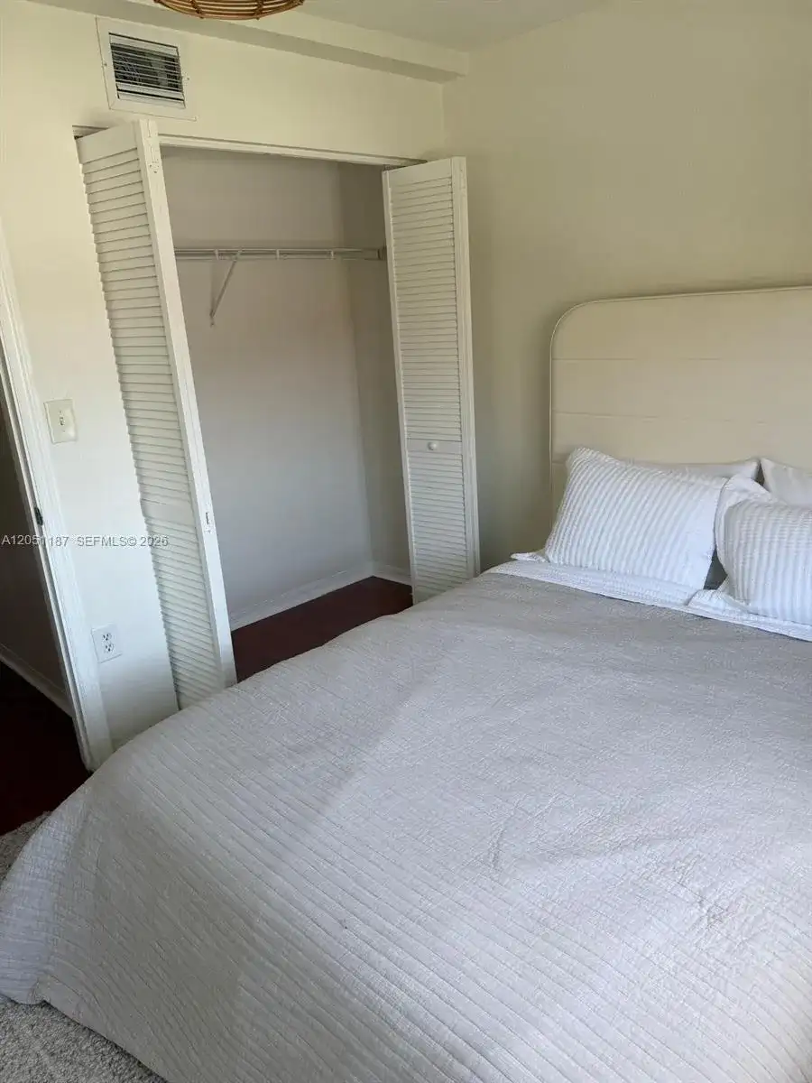 2082 NE 167th St # 3, North Miami Beach FL 33162 photo 5