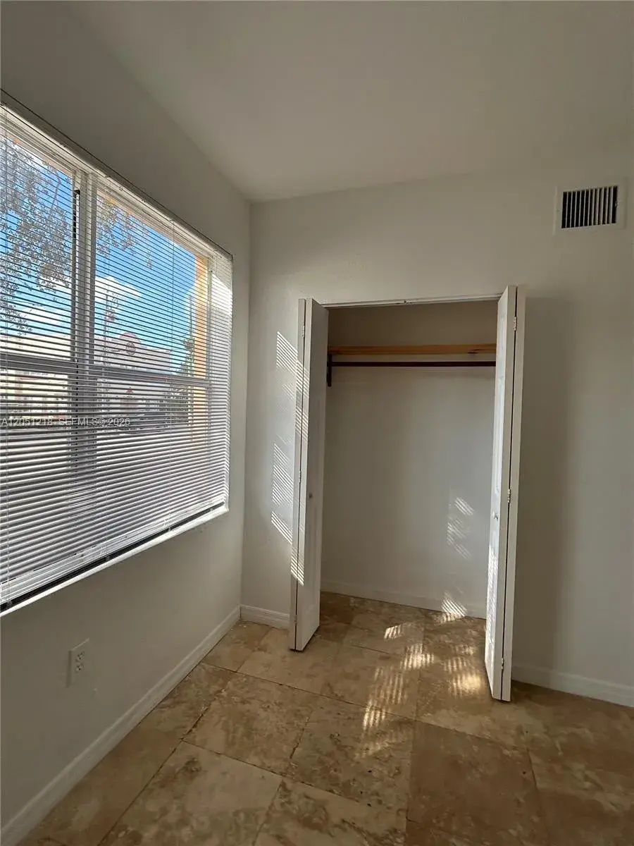 953 SW 10th St # 3, Miami FL 33130