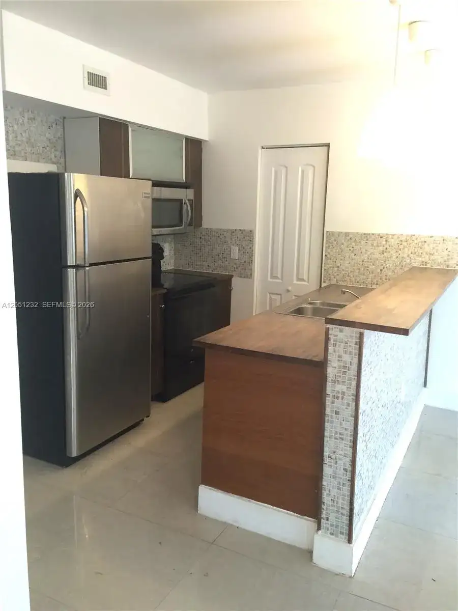 7025 RUE GRANVILLE # 1, Miami Beach FL 33141 photo 5