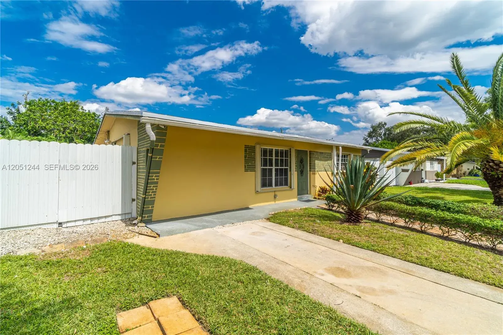 6661 Greene St, Hollywood FL 33024
