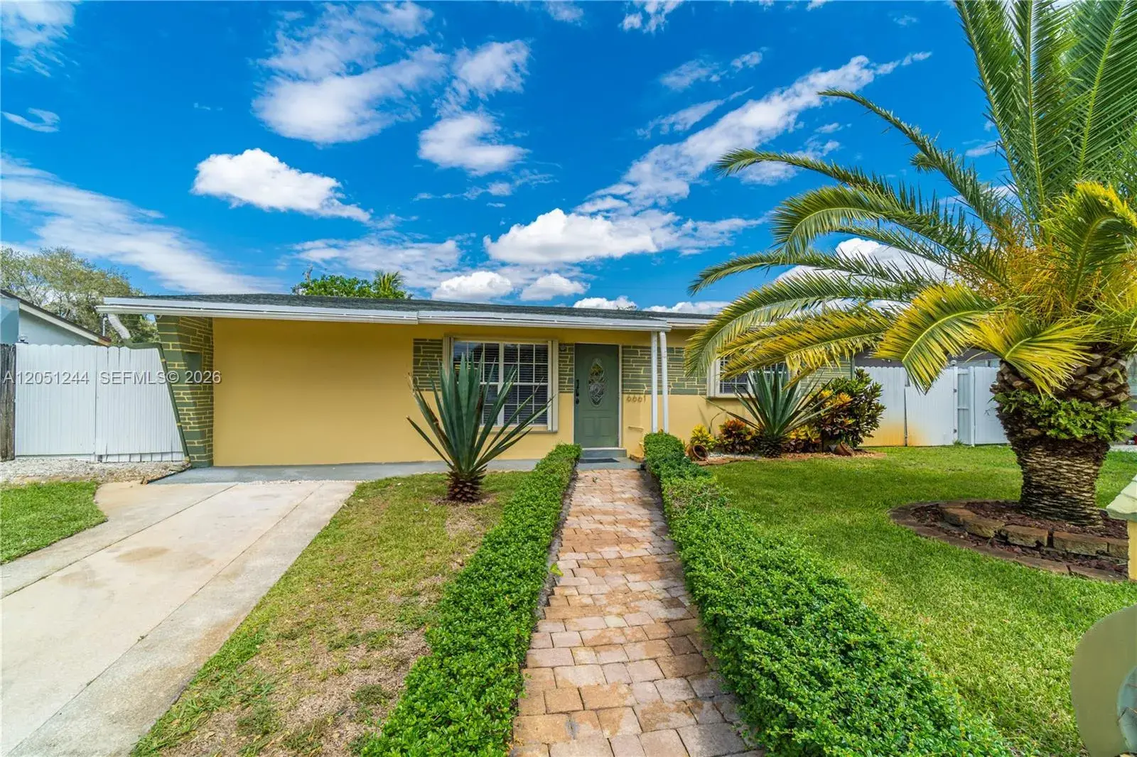 6661 Greene St, Hollywood FL 33024