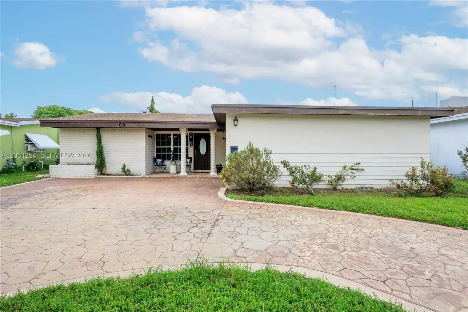 3821 E Lake Ter, Miramar FL 33023 photo 2