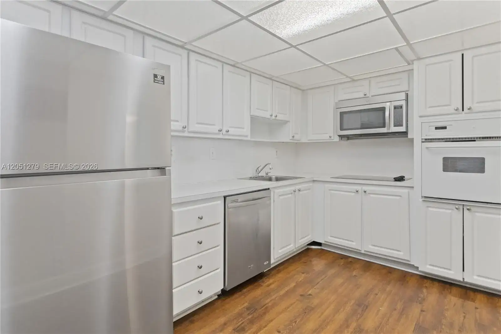 19390 Collins Ave # 516, Sunny Isles Beach FL 33160 photo 4
