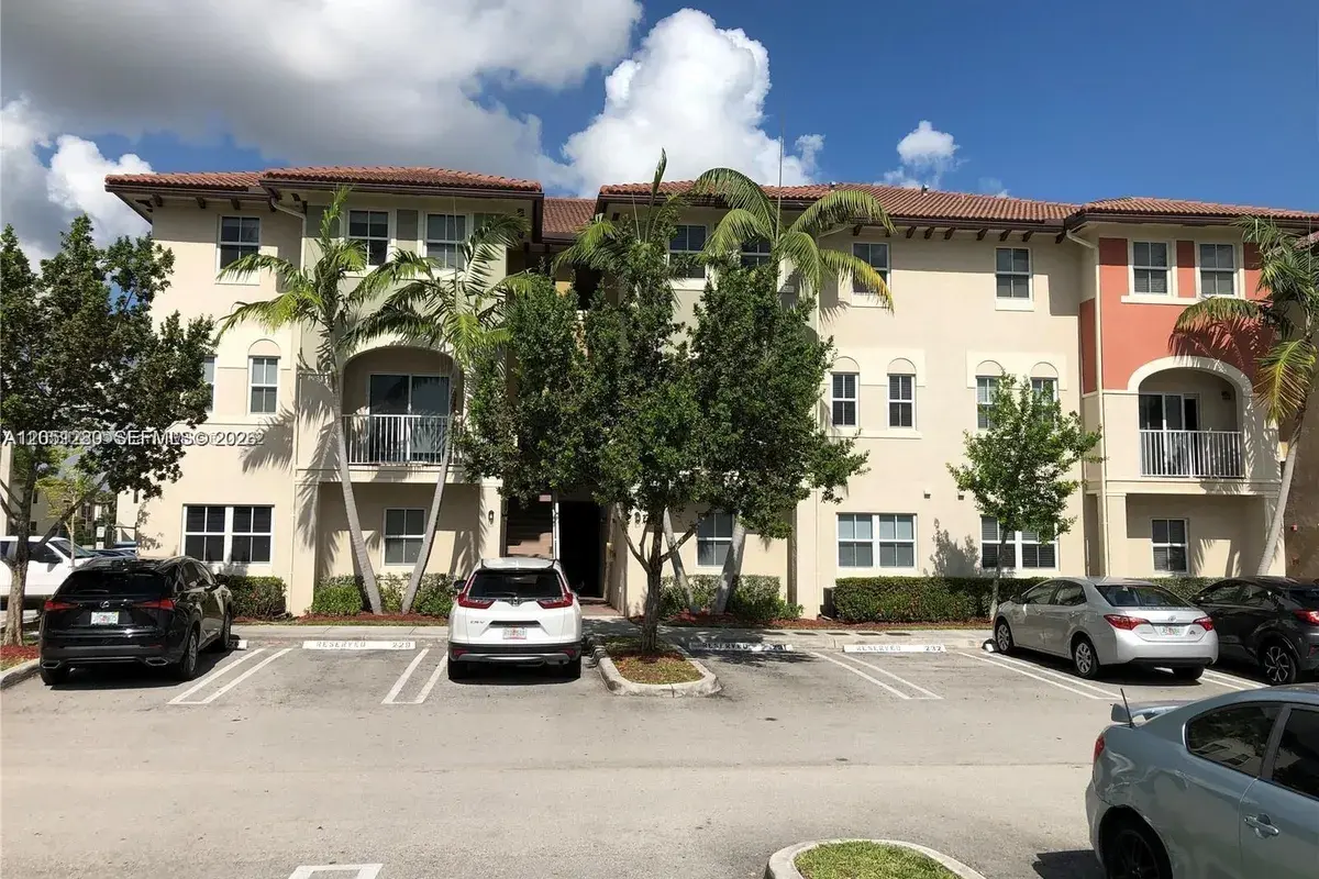 8760 NW 97th Ave # 205, Doral FL 33178