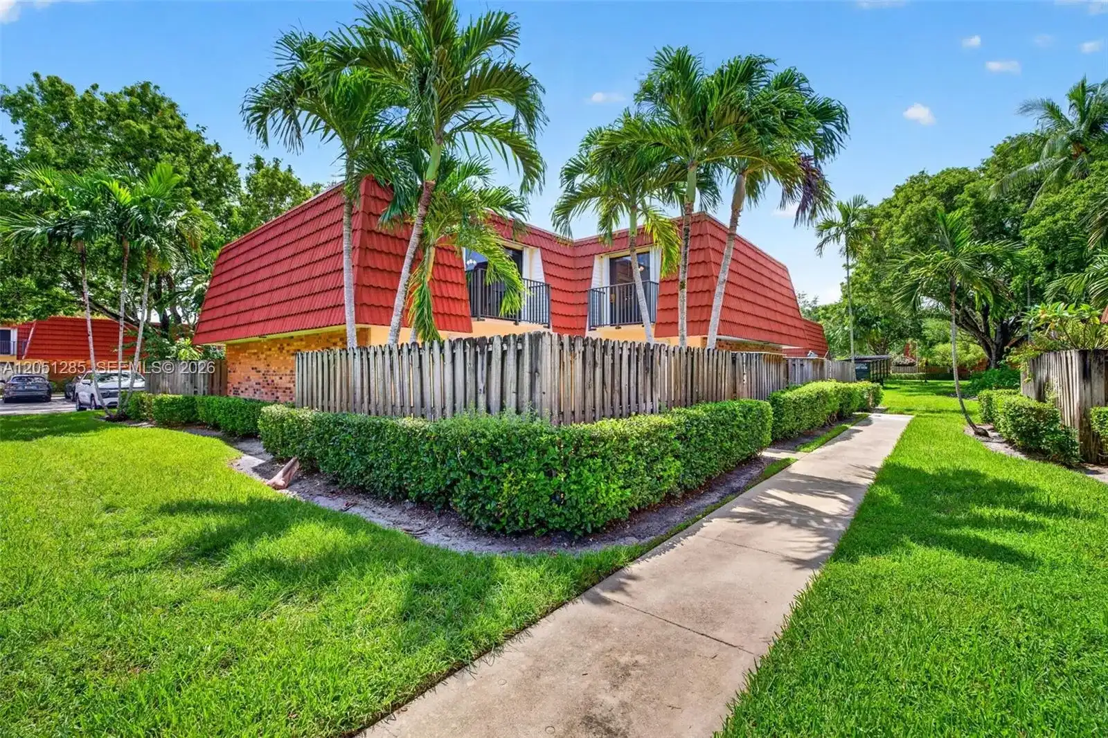 719 NW 98th Cir, Plantation FL 33324