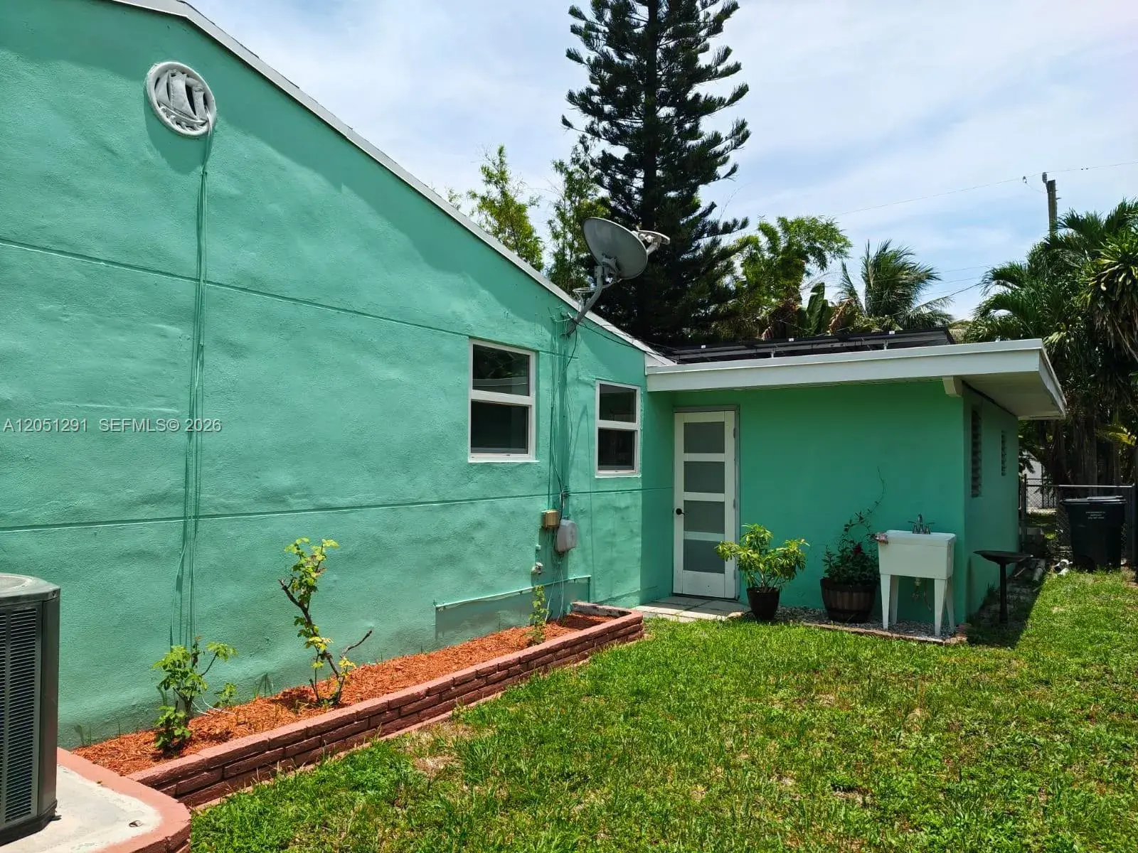 2418 Scott St, Hollywood FL 33020